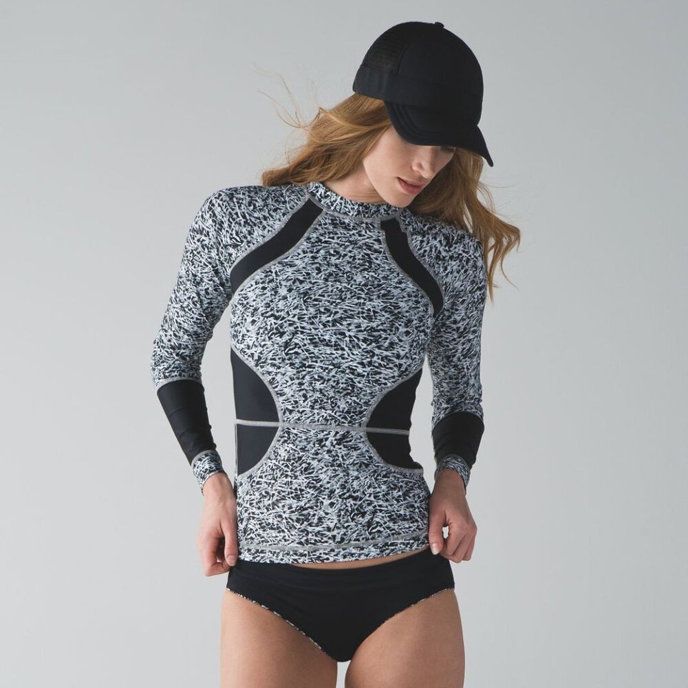 EUC Lululemon Suns Out Rash Guard Size6